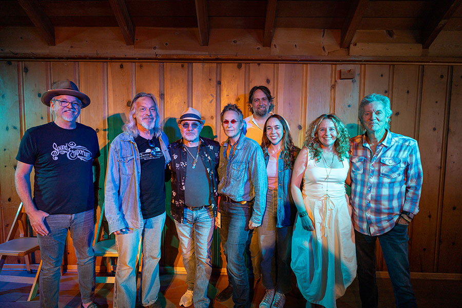 Bernie-with-faculty-01